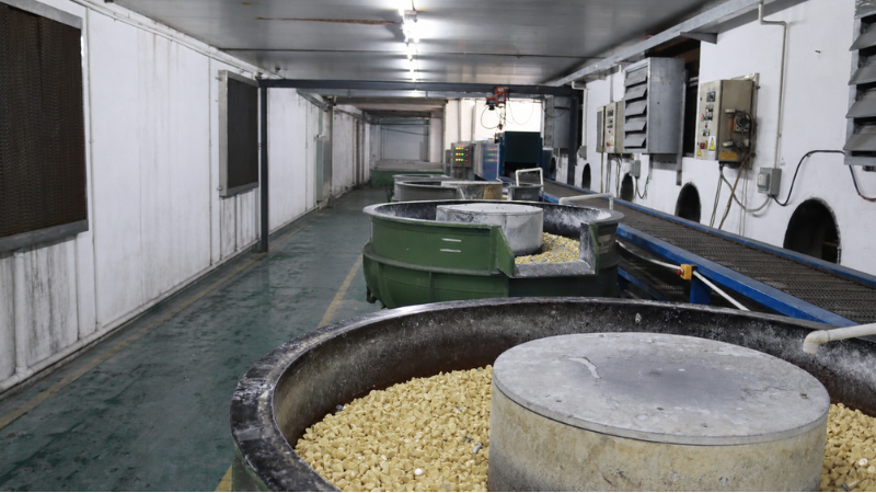 Vibratory Finishing / Tumbling